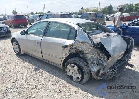 2003 Nissan Altima 2.5 S z USA, uszkodzony, nr VIN 1N4AL11D13C271810